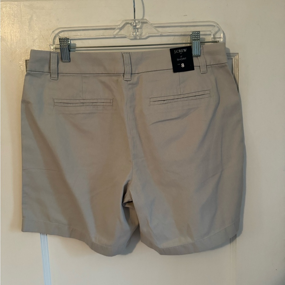 J. Crew Factory Classic Chino 7” inseam Size 8 Grey New with Tags - Picture 3 of 6